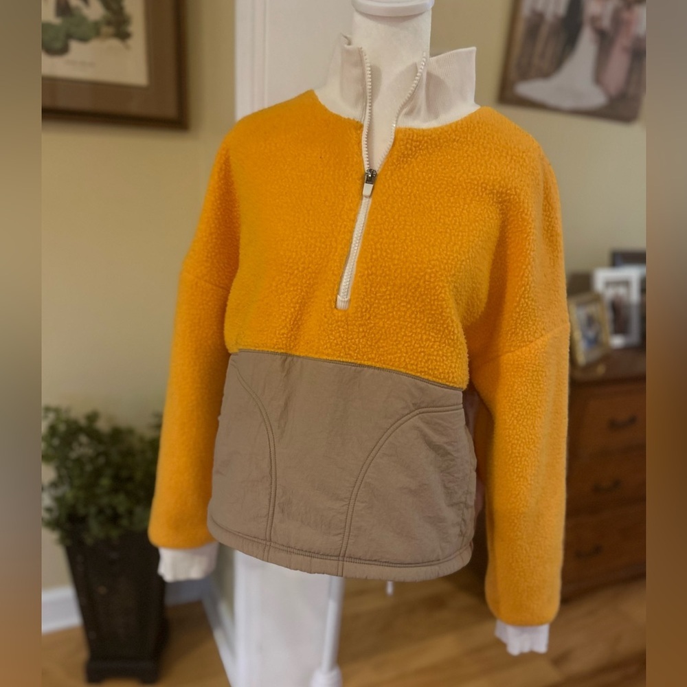 Fabletics Mallory Mustard Tan Colorblock Cropped Fleece Quarter Zip Pullover L